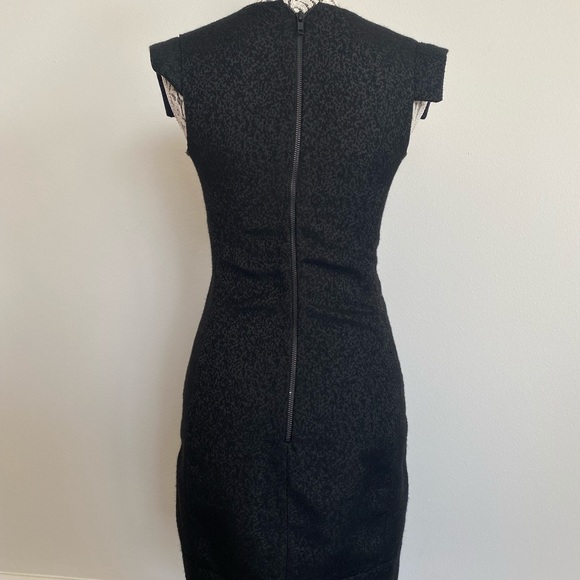 Form fitting formal black sheath dress with wool dotted pattern - Picture 4 of 5